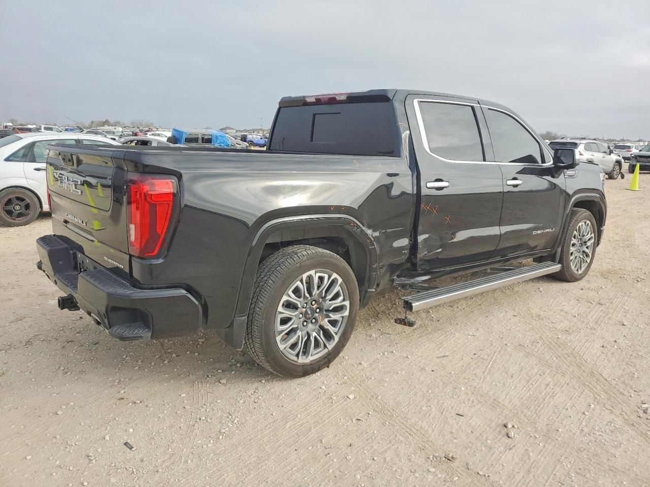 2025 GMC SIERRA K1500 DENALI ULTIMATE photo 3