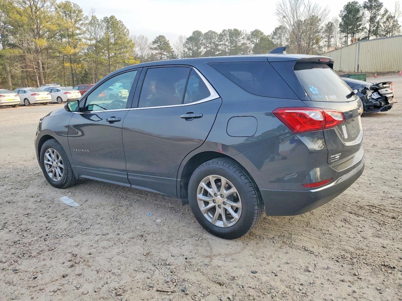 2020 CHEVROLET EQUINOX LT photo 2