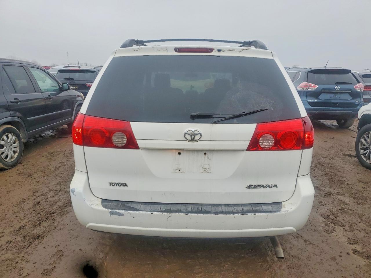 2007 TOYOTA SIENNA CE photo 6