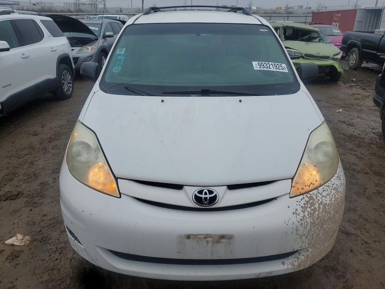 2007 TOYOTA SIENNA CE photo 5