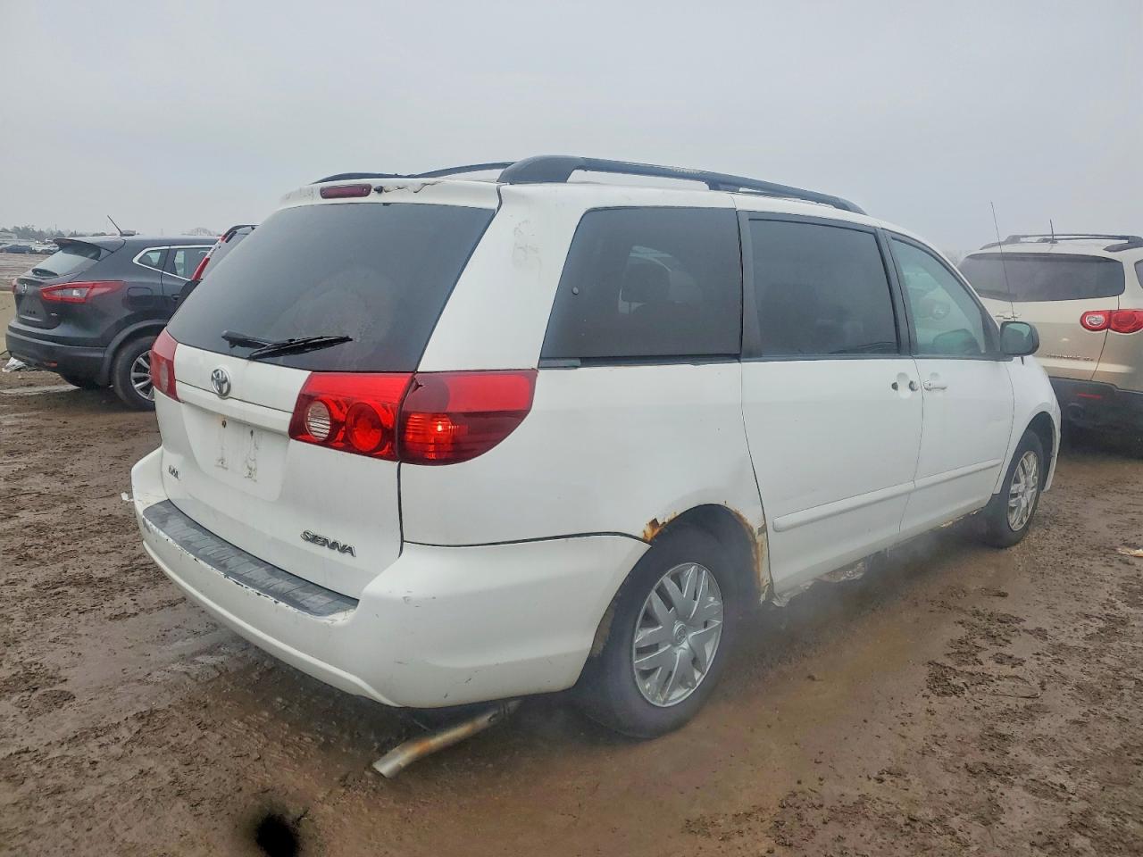2007 TOYOTA SIENNA CE photo 3