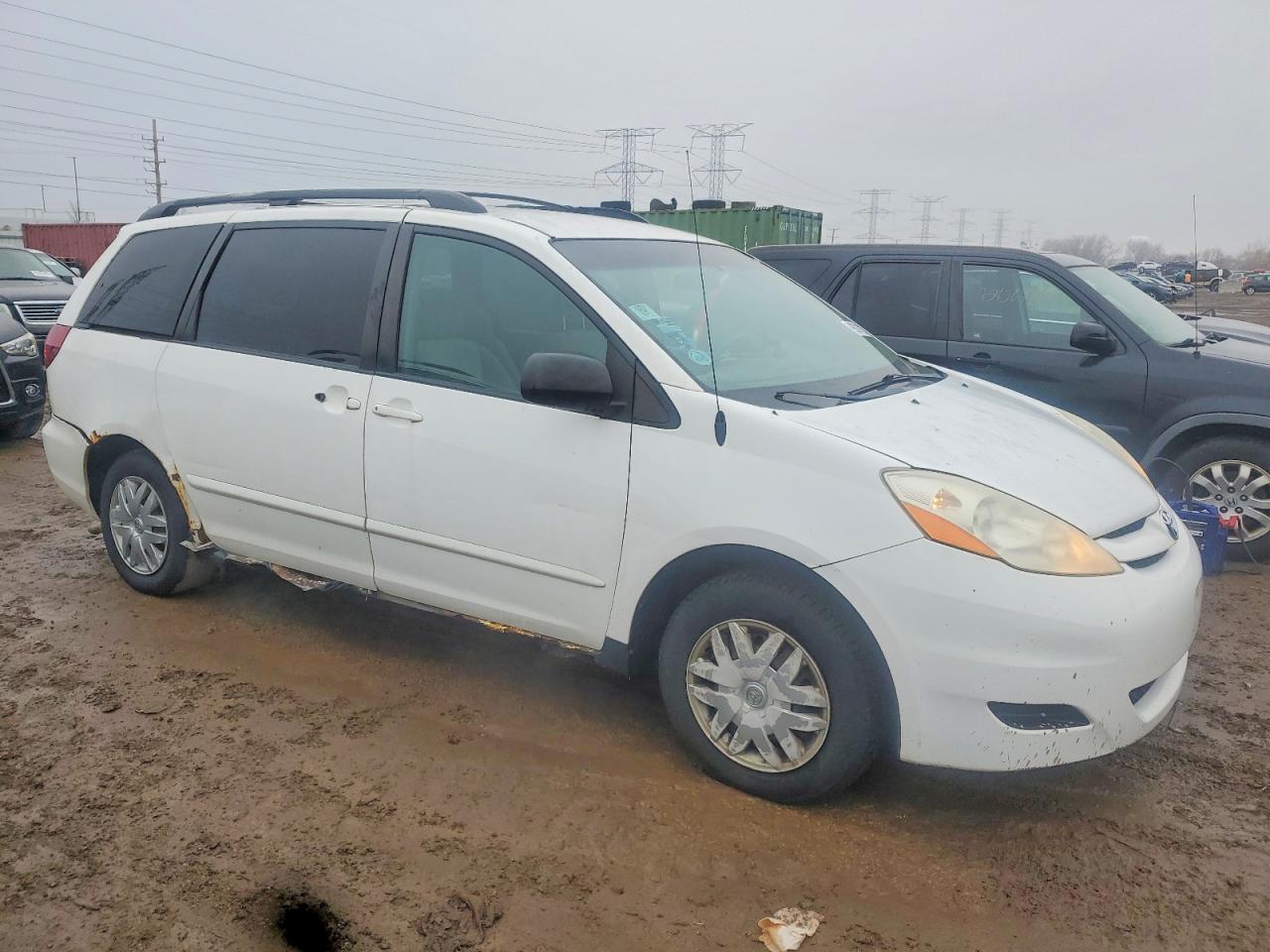 2007 TOYOTA SIENNA CE photo 4