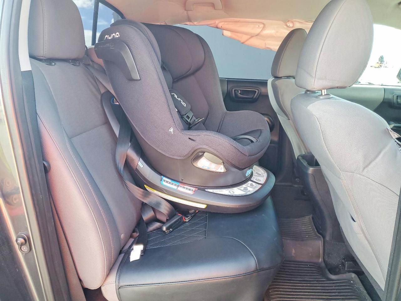 2017 TOYOTA TACOMA DOUBLE CAB photo 10