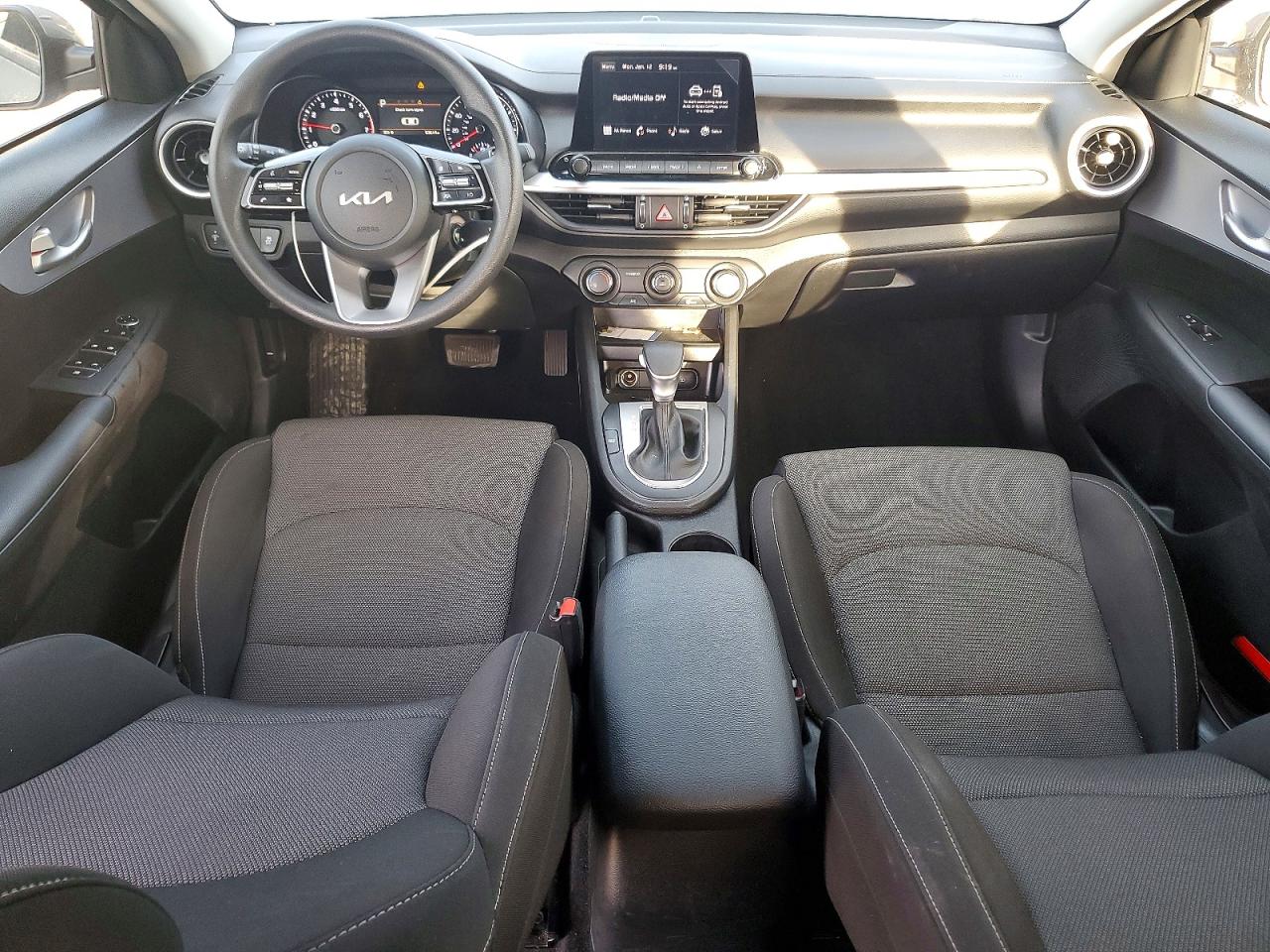 2024 KIA FORTE LXS photo 8
