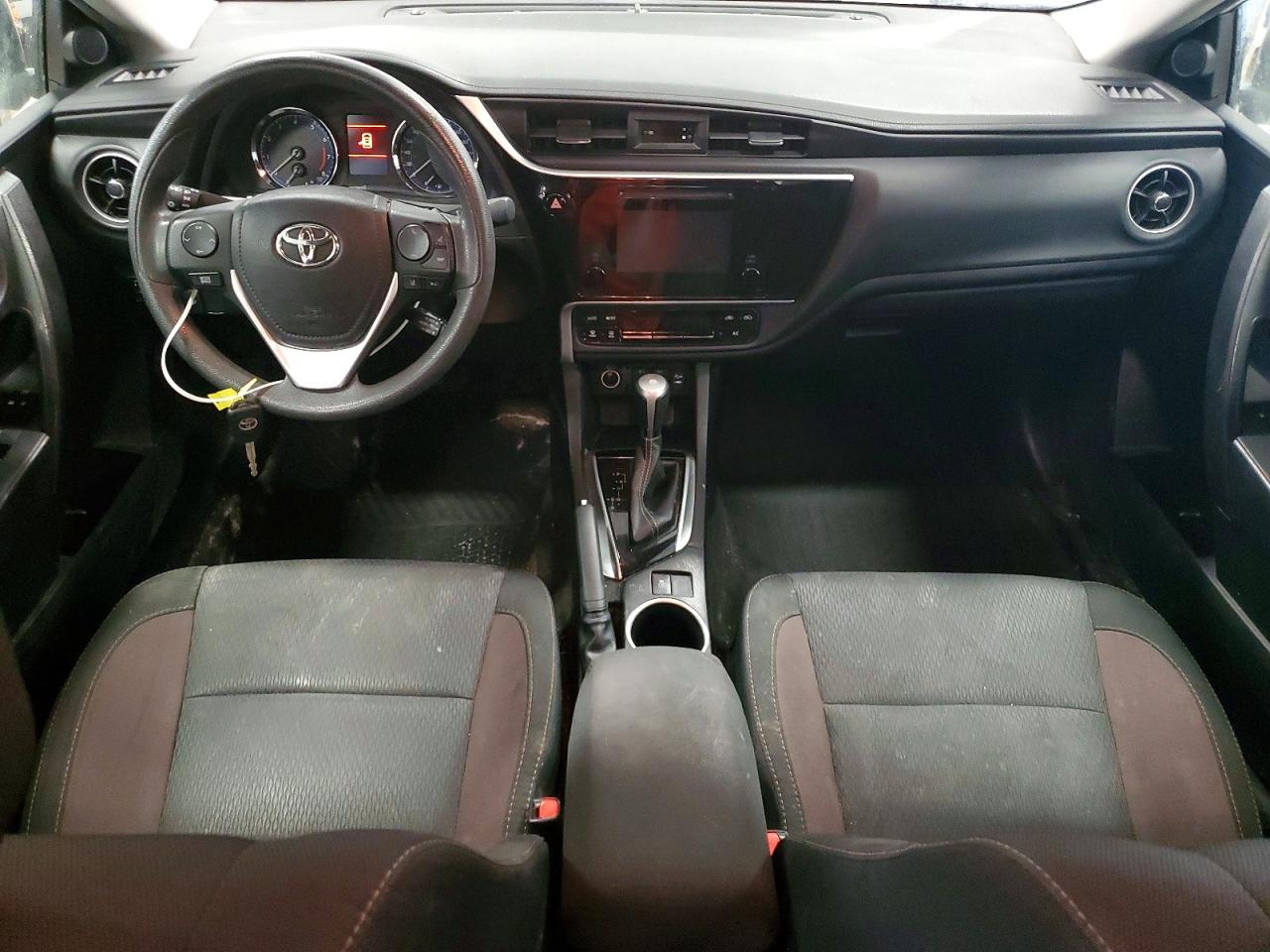 2018 TOYOTA COROLLA L photo 8