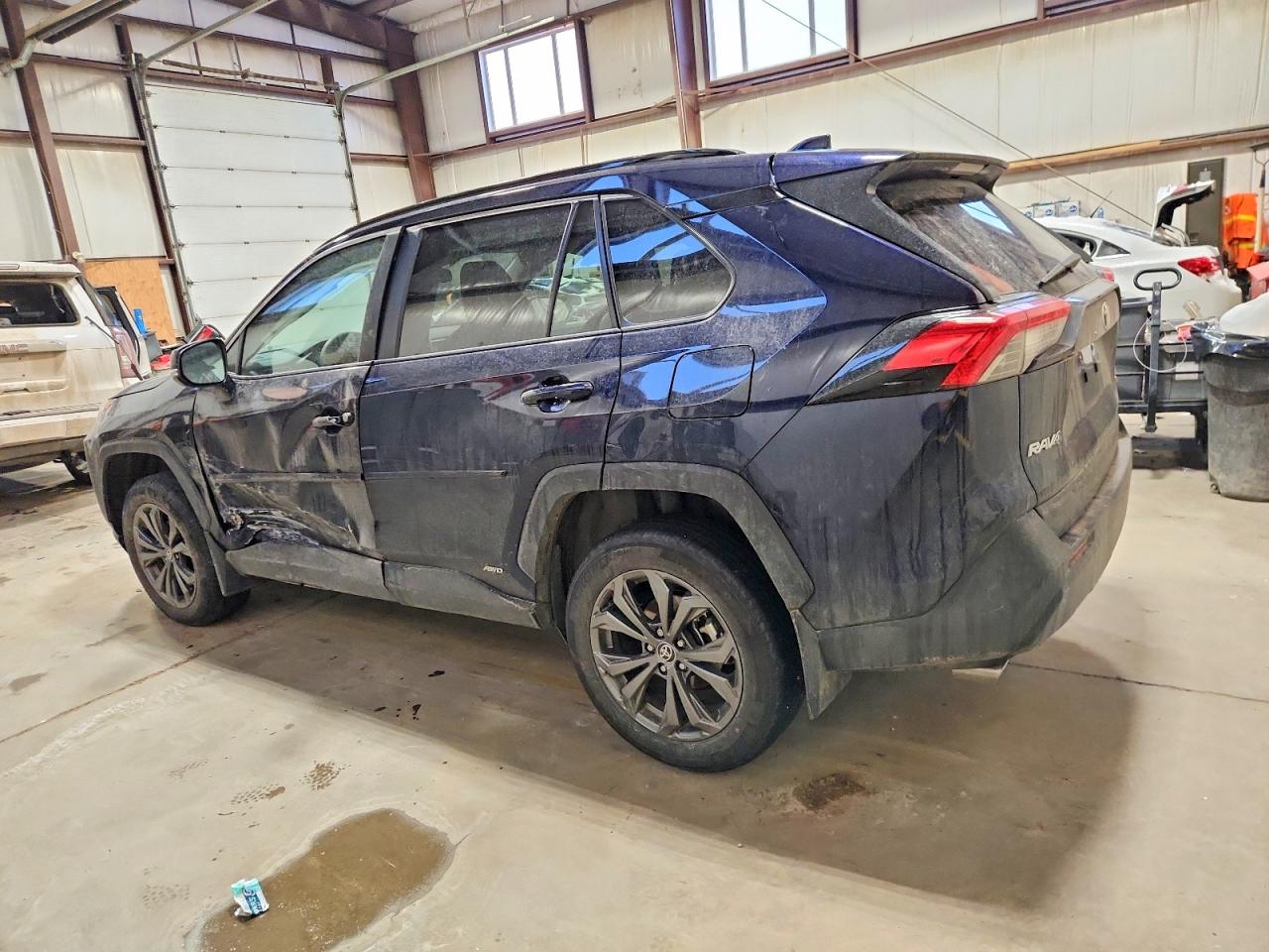 2024 TOYOTA RAV4 XLE photo 3