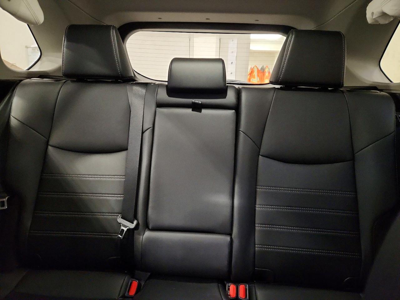 2024 TOYOTA RAV4 XLE photo 19