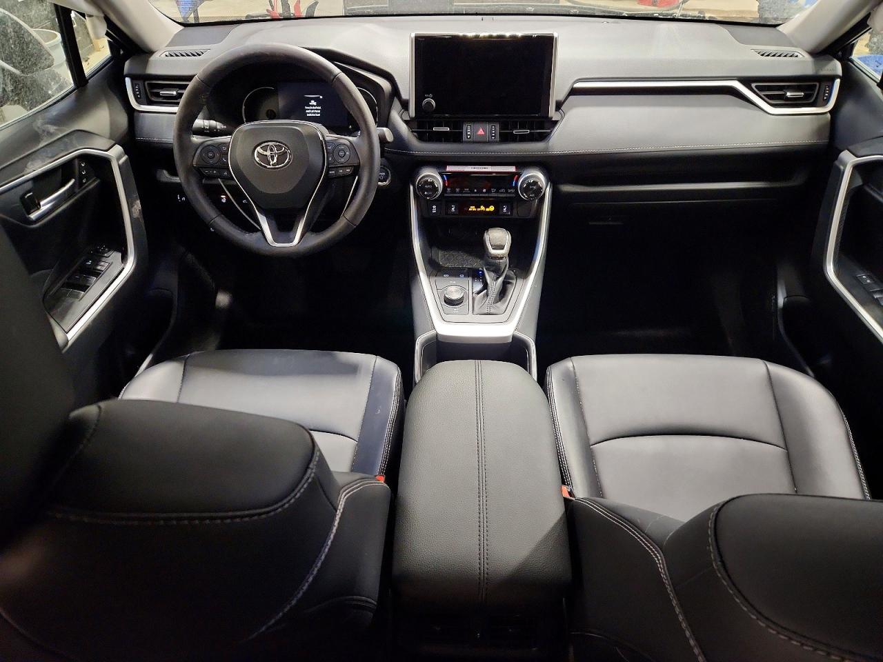 2024 TOYOTA RAV4 XLE photo 15