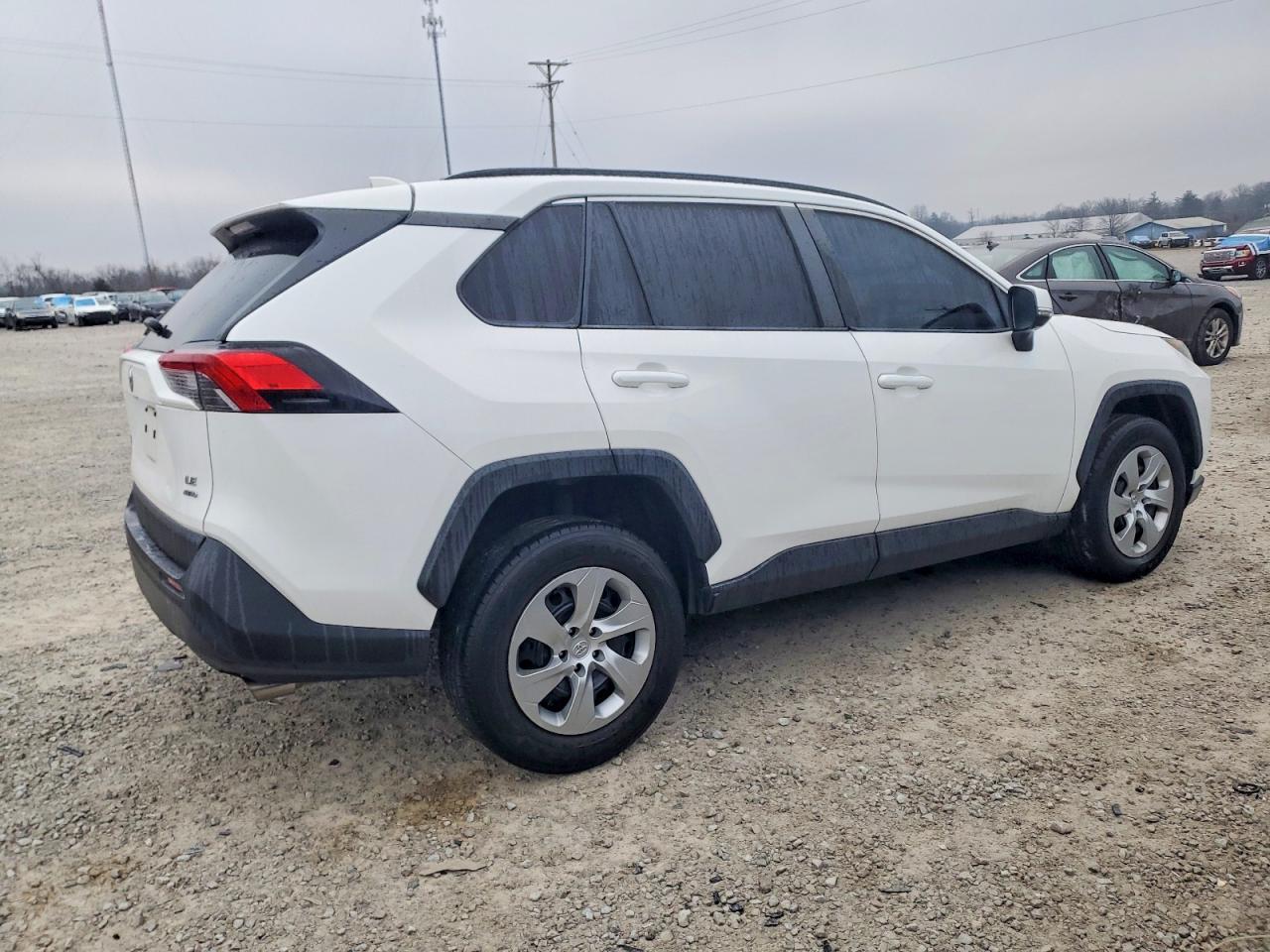 2019 TOYOTA RAV4 LE photo 5