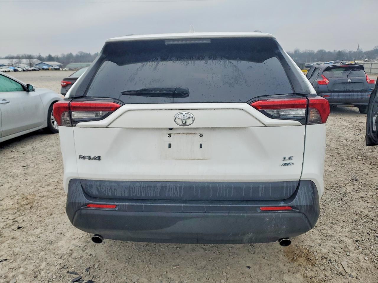 2019 TOYOTA RAV4 LE photo 11