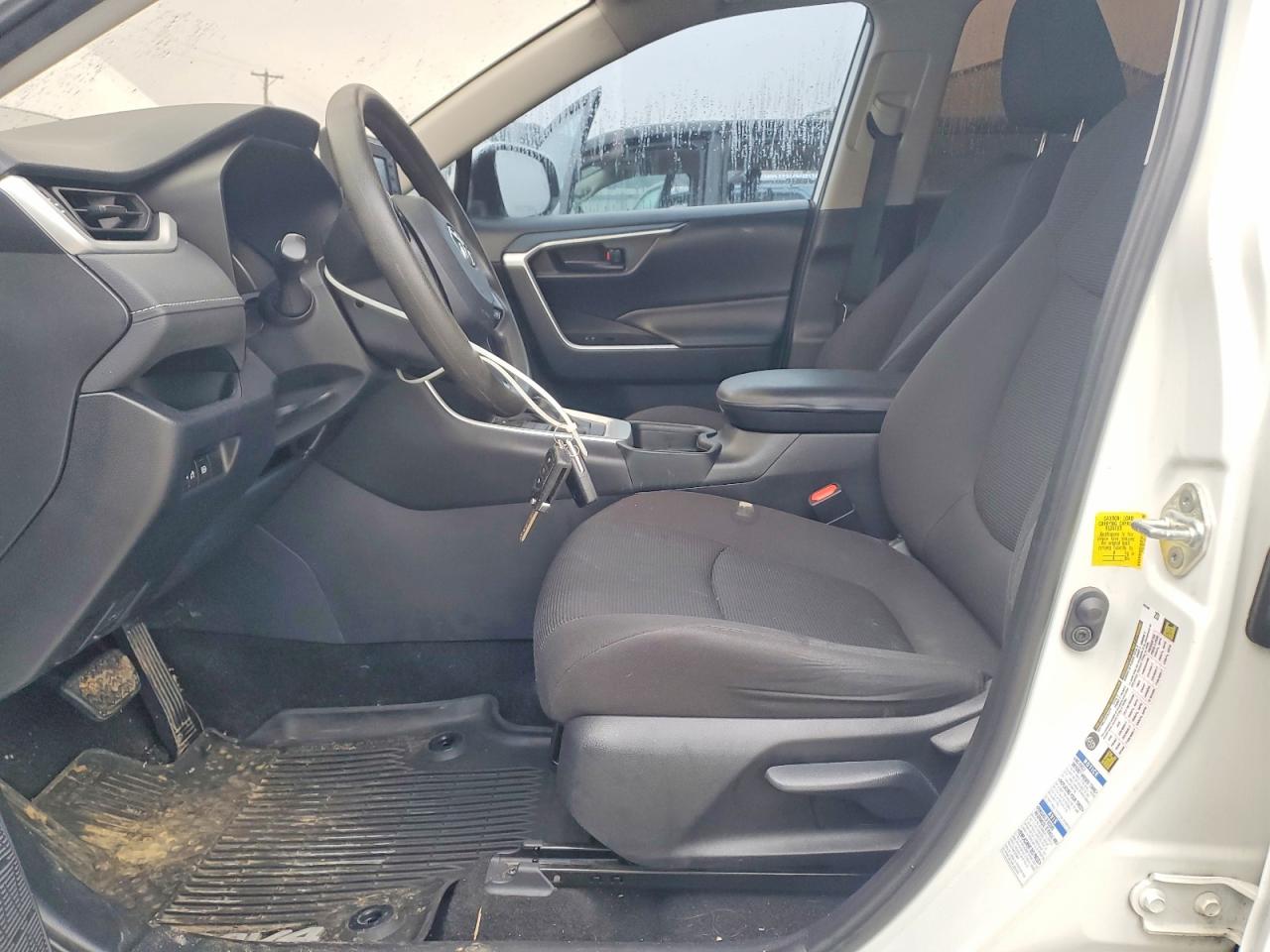 2019 TOYOTA RAV4 LE photo 13