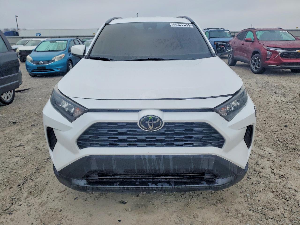 2019 TOYOTA RAV4 LE photo 9