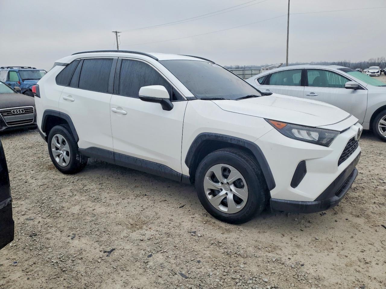 2019 TOYOTA RAV4 LE photo 7