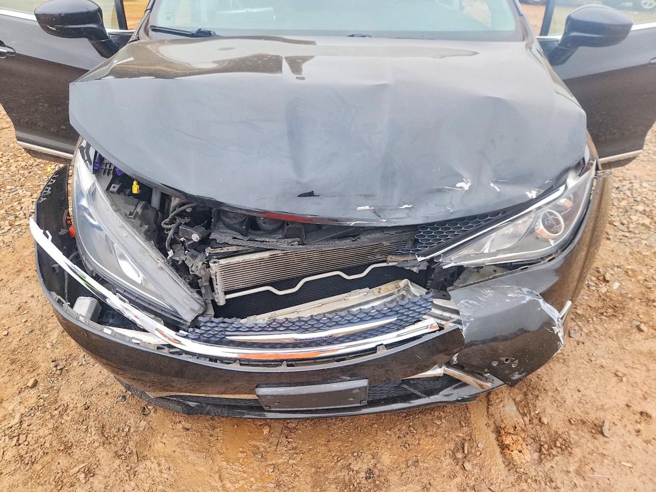 2019 CHRYSLER PACIFICA TOURING L photo 12