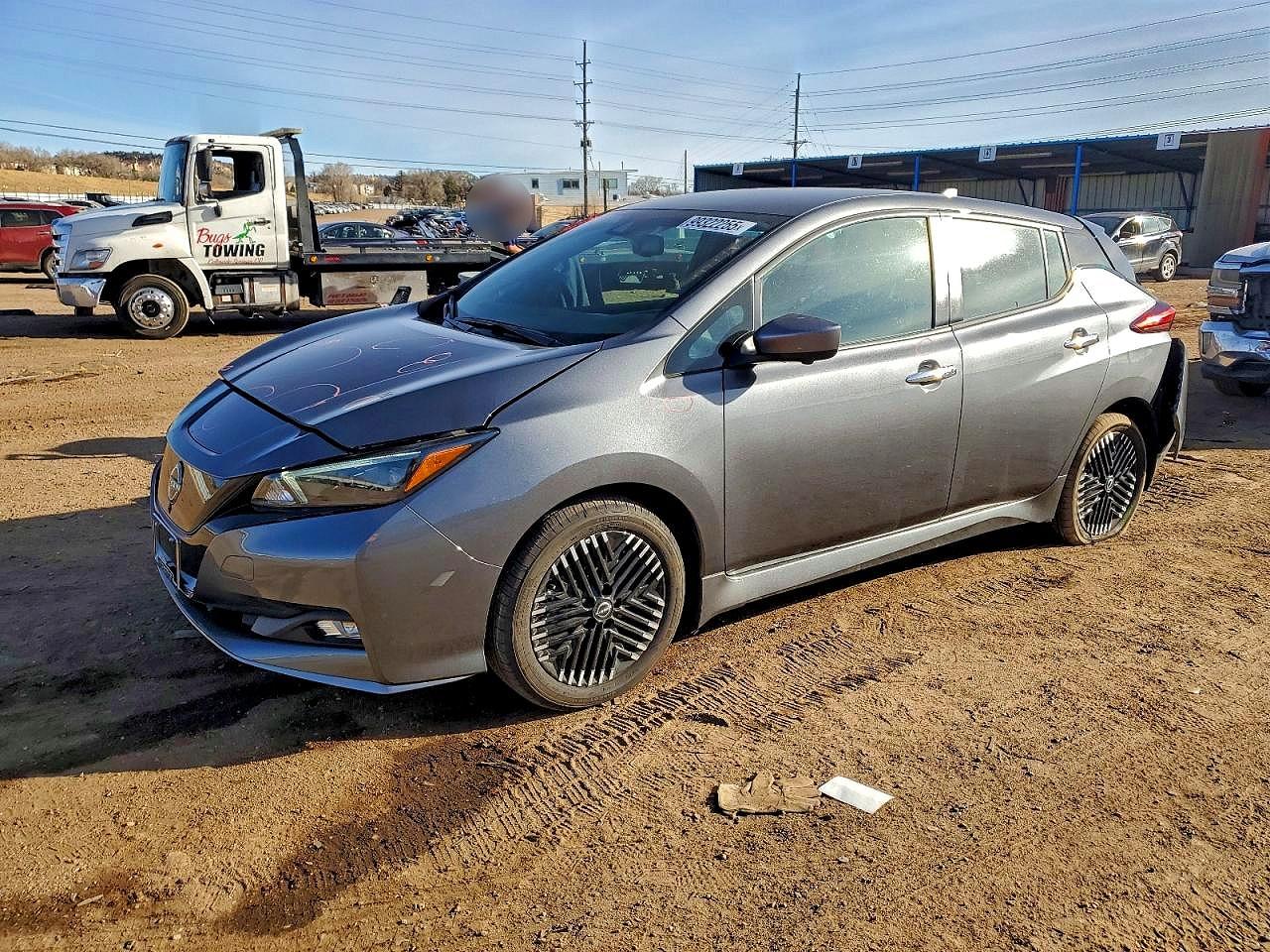2025 NISSAN LEAF