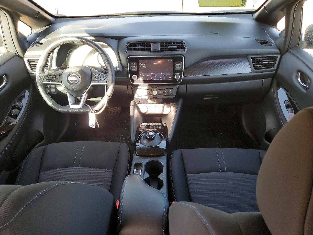 2025 NISSAN LEAF SV PLUS photo 8