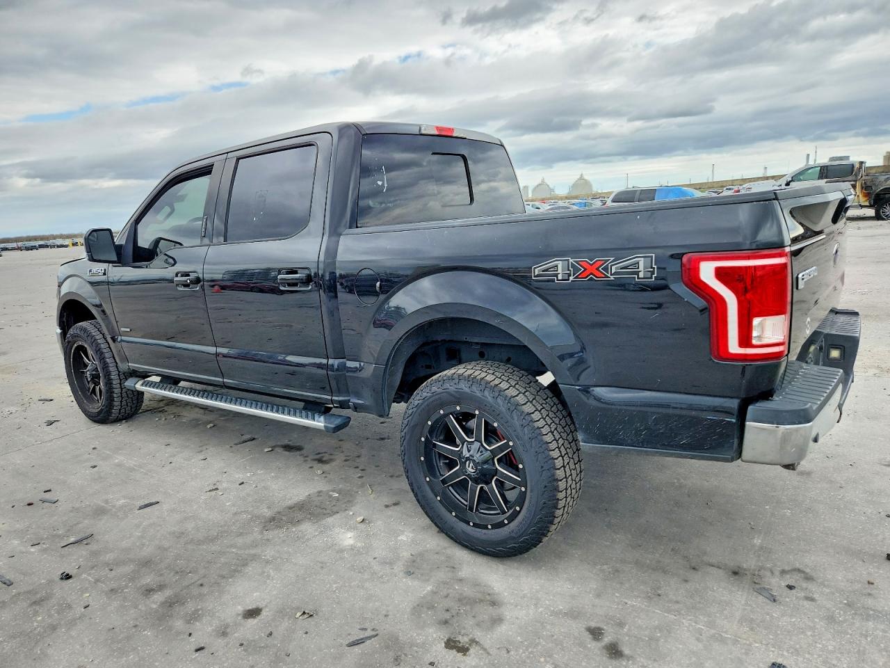 2015 FORD F150 SUPERCREW photo 2