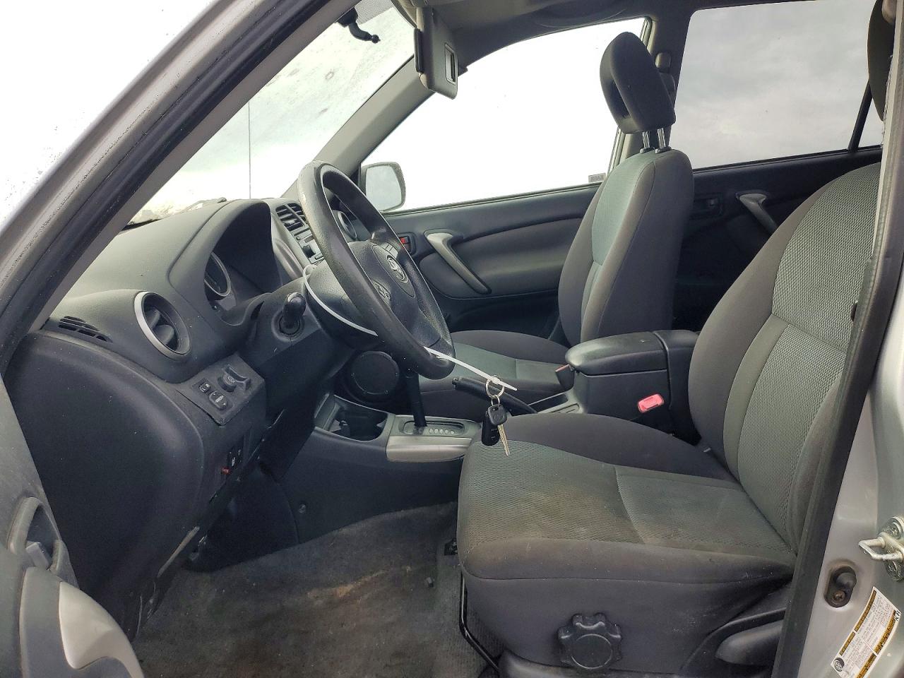 2004 TOYOTA RAV4 photo 7