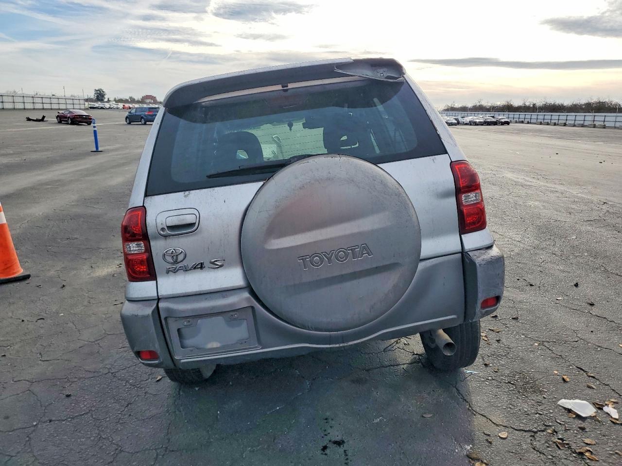 2004 TOYOTA RAV4 photo 6