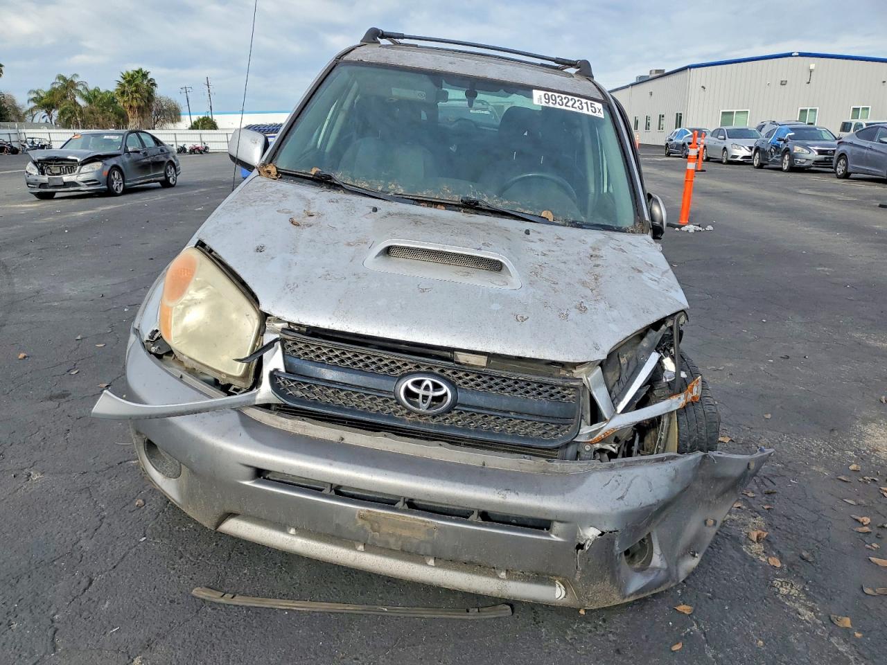 2004 TOYOTA RAV4 photo 5