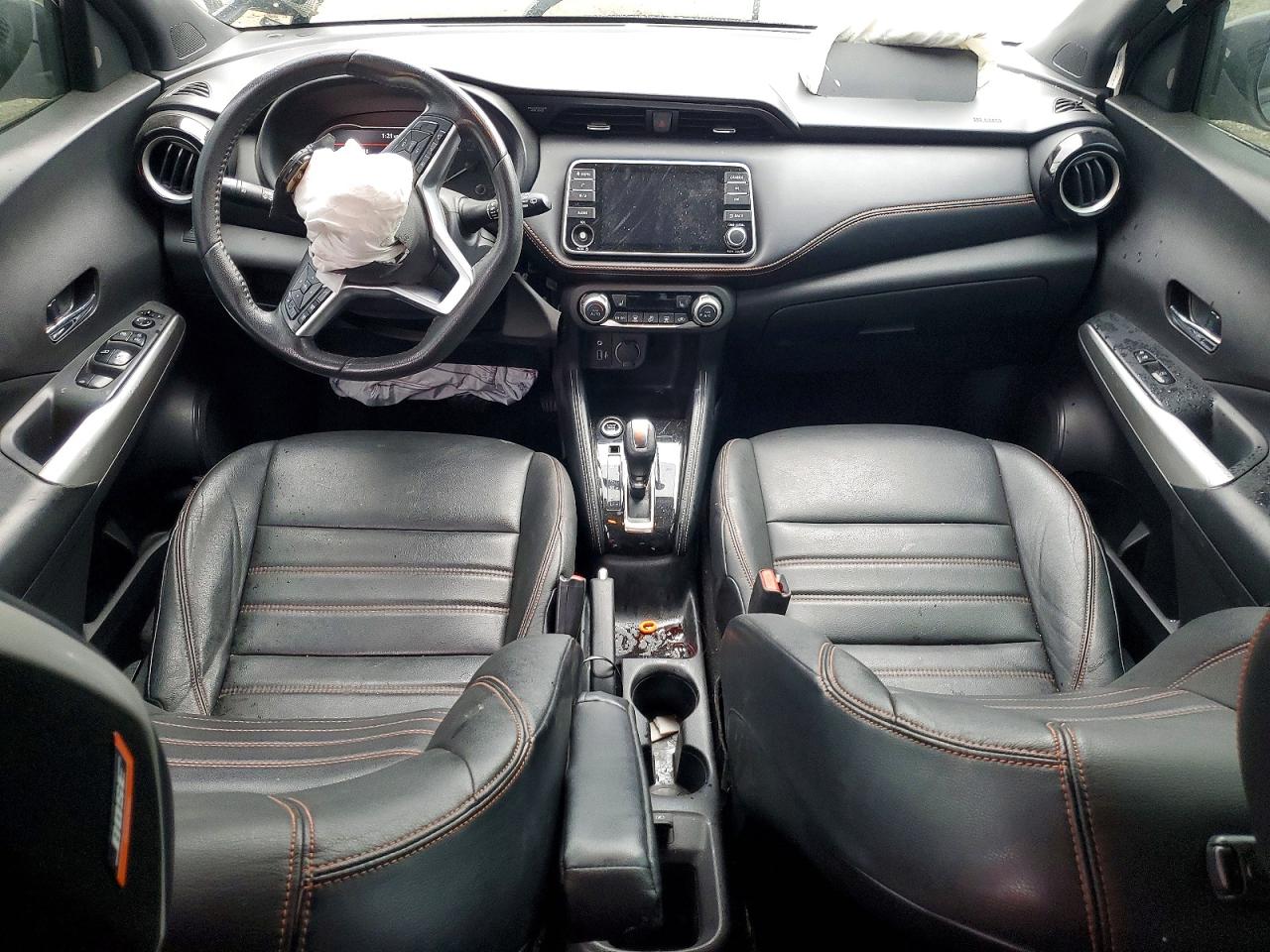 2019 NISSAN KICKS S photo 8
