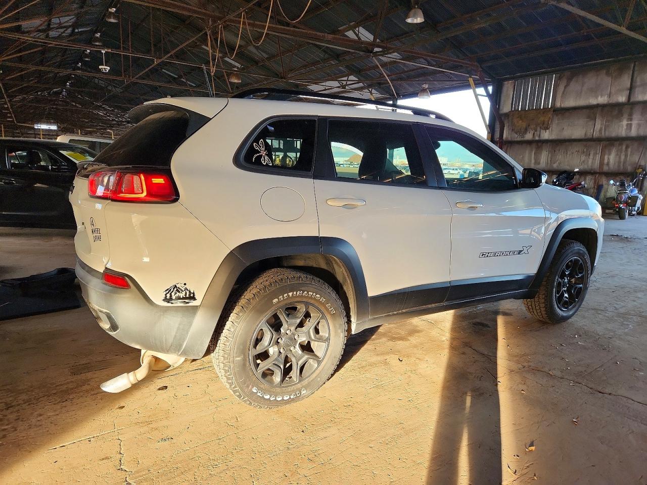 2022 JEEP CHEROKEE LATITUDE photo 3