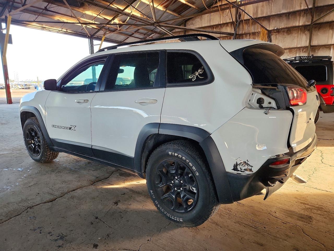 2022 JEEP CHEROKEE LATITUDE photo 2