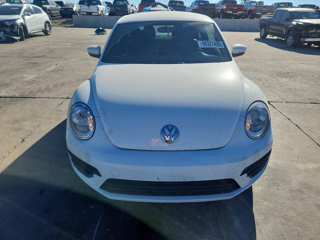 2019 VOLKSWAGEN BEETLE S photo 13