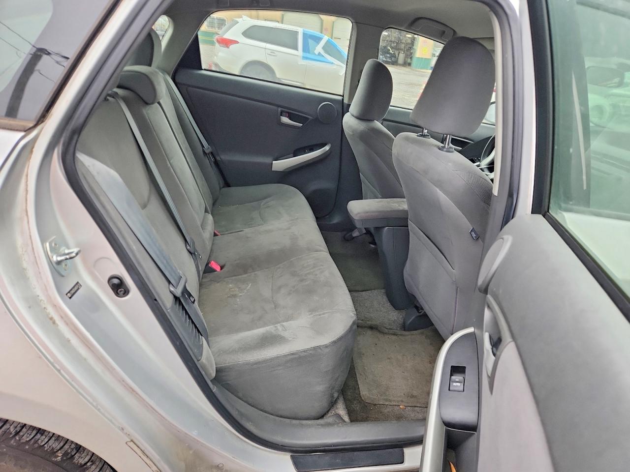 2010 TOYOTA PRIUS photo 28