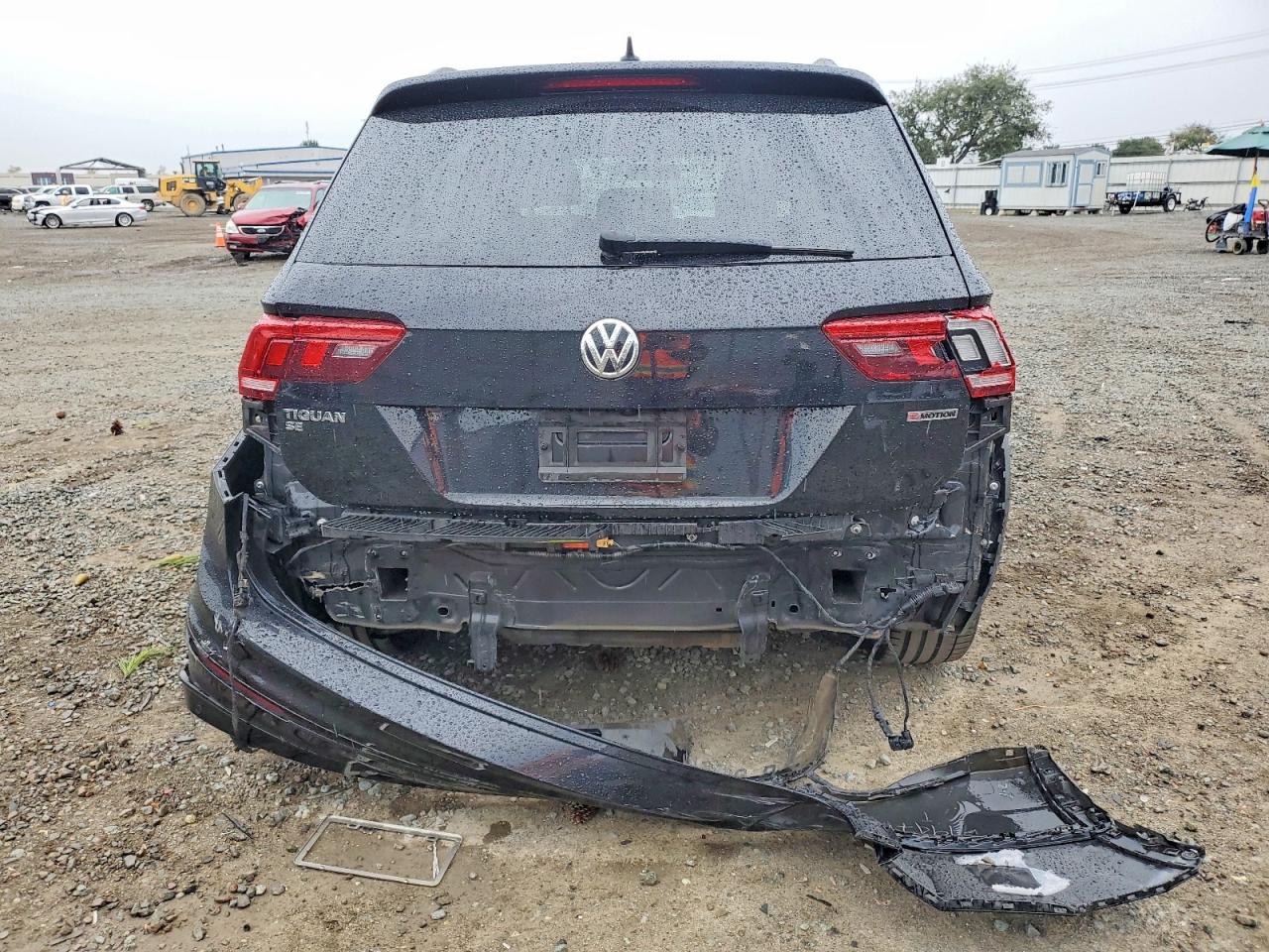 2021 VOLKSWAGEN TIGUAN SE photo 6