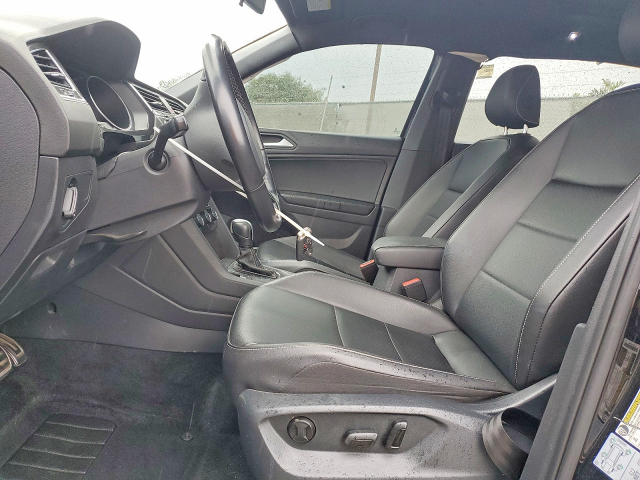 2021 VOLKSWAGEN TIGUAN SE photo 7