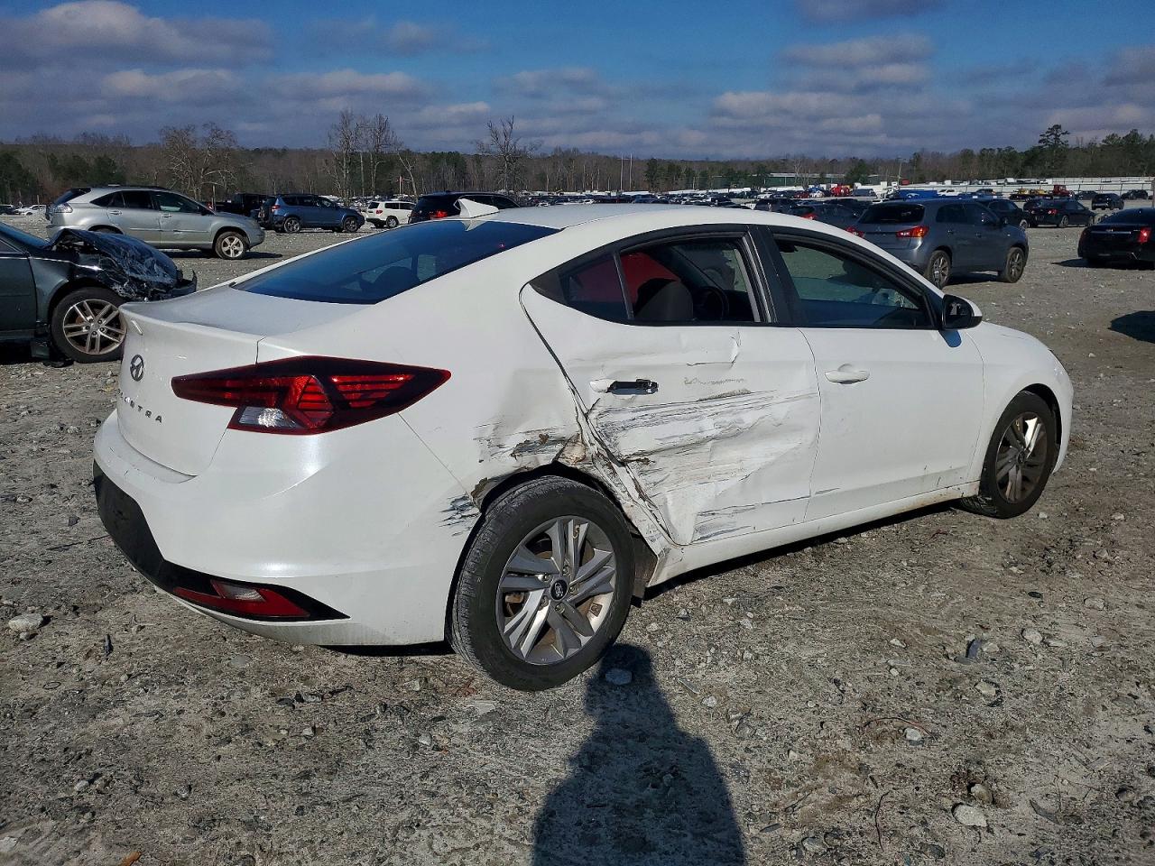 2020 HYUNDAI ELANTRA SEL photo 3