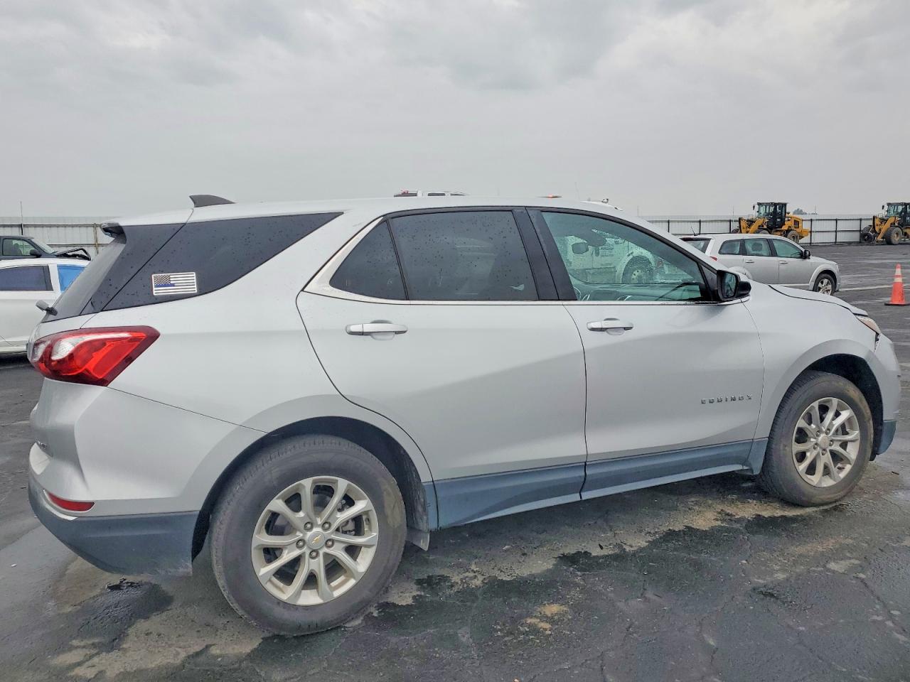2020 CHEVROLET EQUINOX LT photo 3