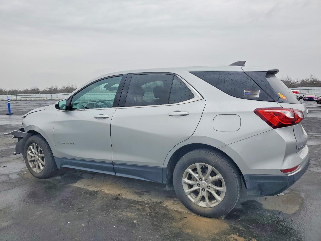 2020 CHEVROLET EQUINOX LT photo 2