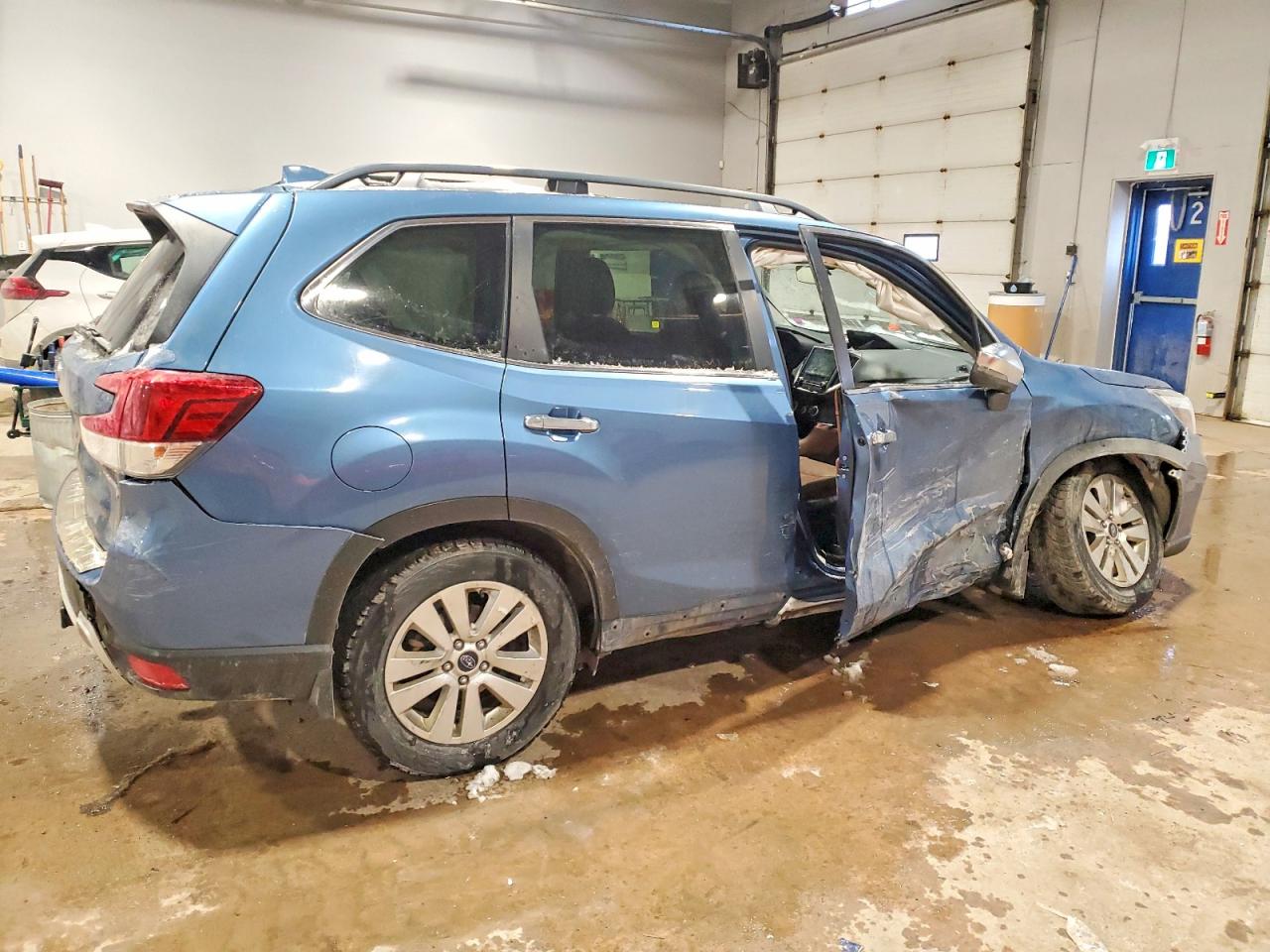 2019 SUBARU FORESTER TOURING photo 3