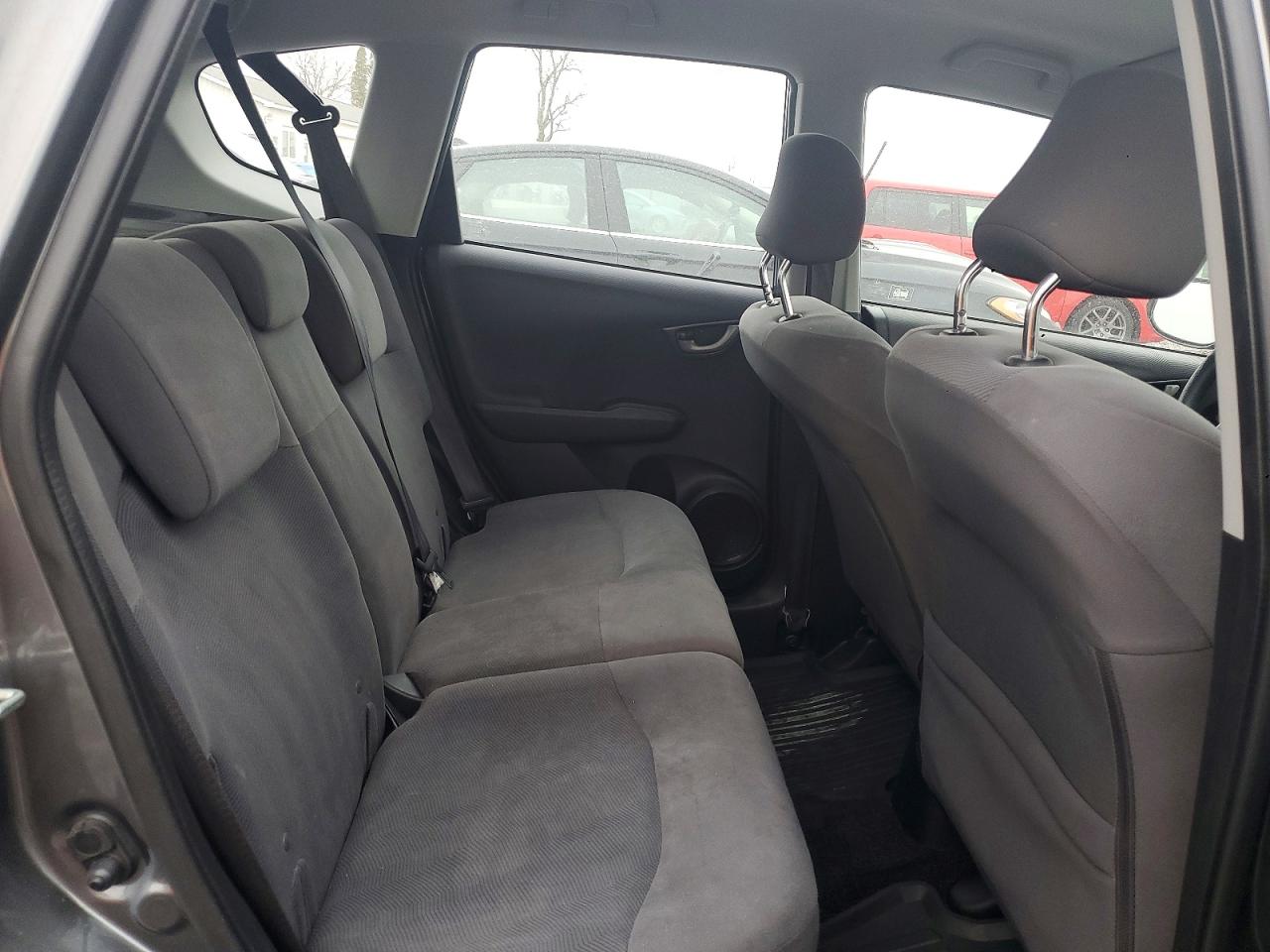 2011 HONDA FIT photo 10