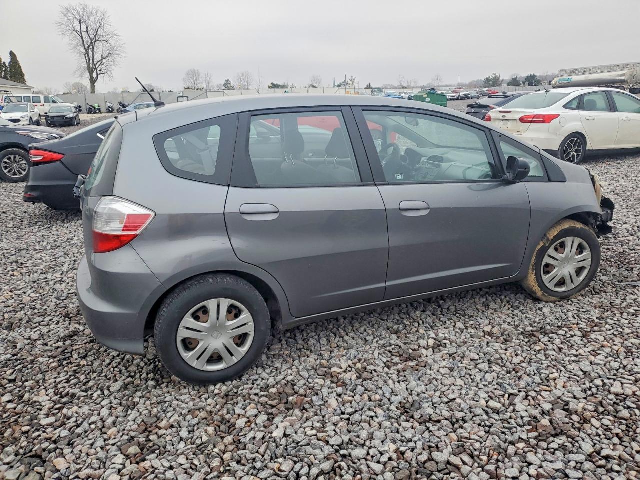 2011 HONDA FIT photo 3