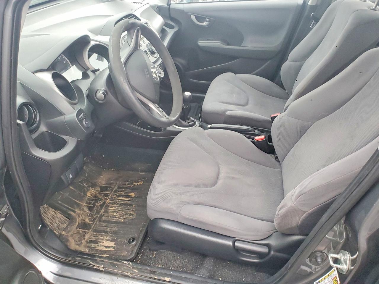 2011 HONDA FIT photo 7