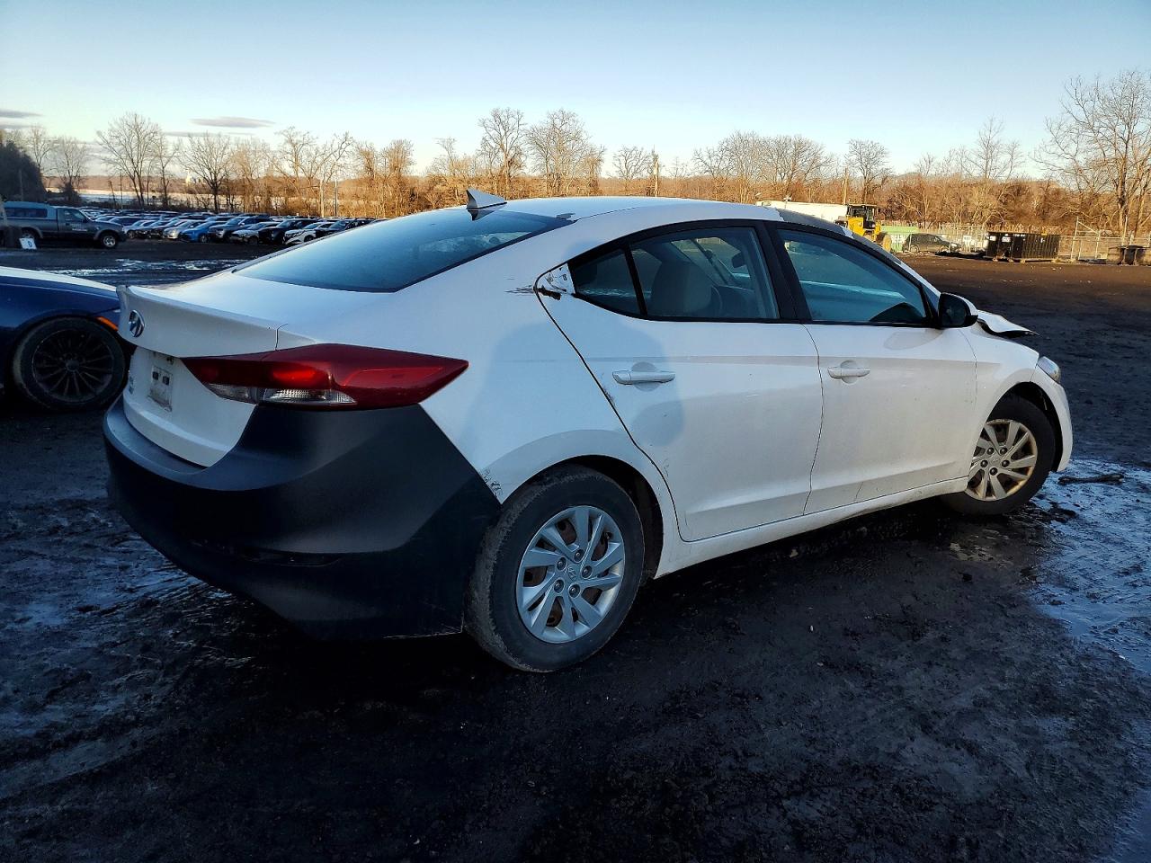 2017 HYUNDAI ELANTRA SE photo 3