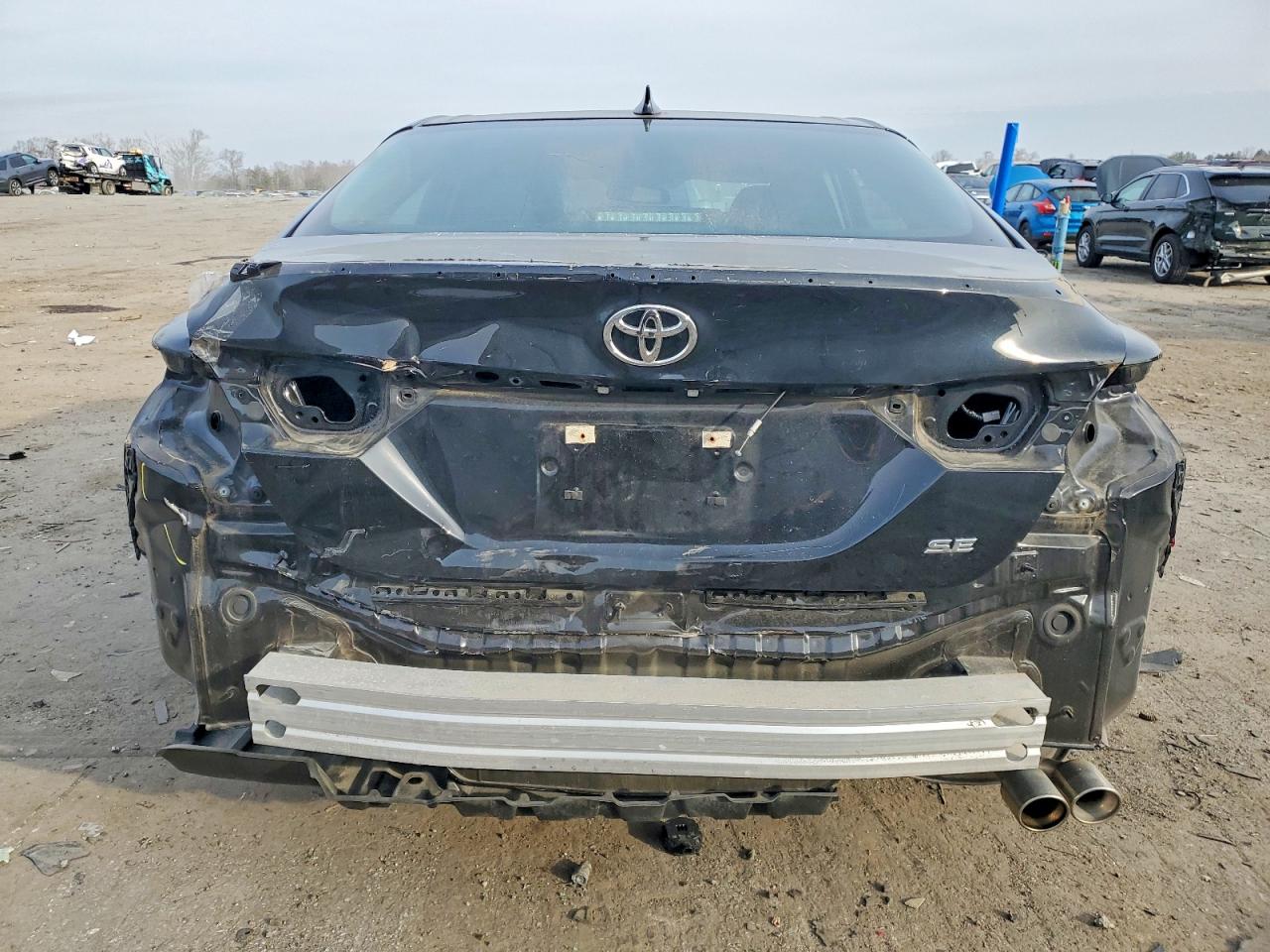 2021 TOYOTA CAMRY SE photo 6