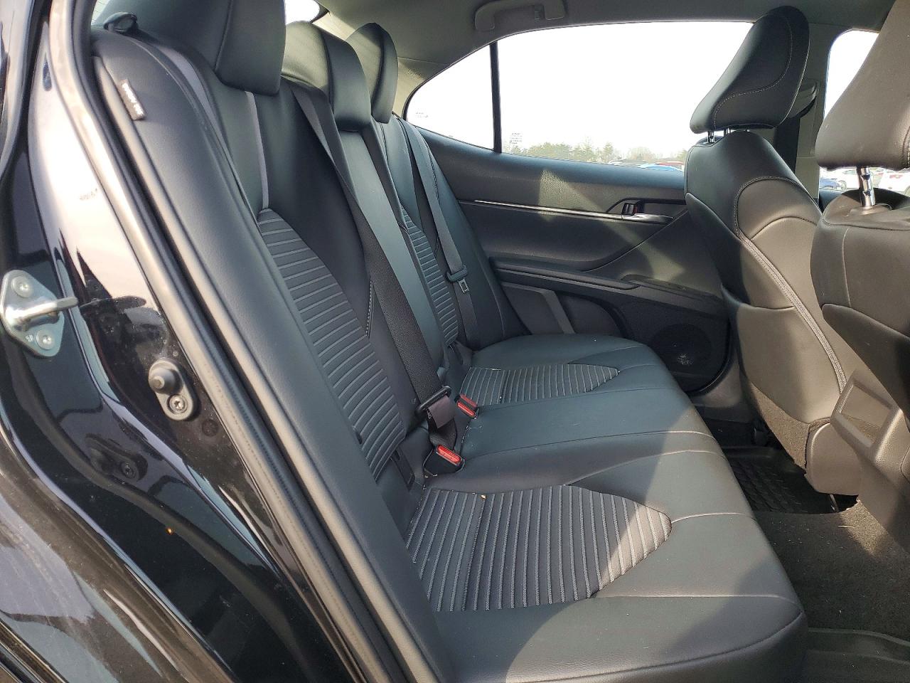 2021 TOYOTA CAMRY SE photo 10
