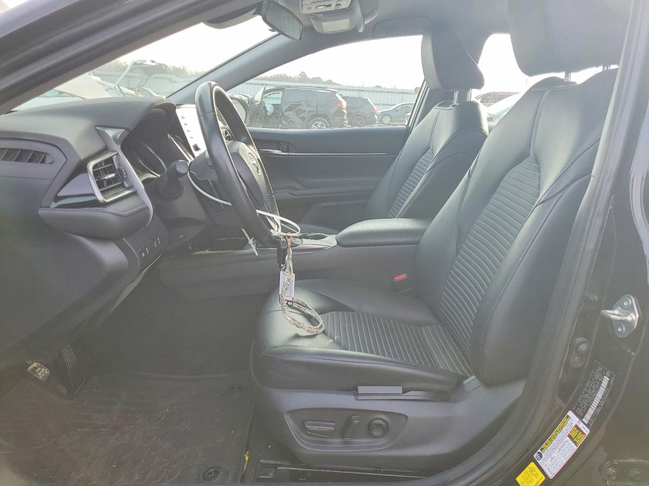 2021 TOYOTA CAMRY SE photo 7