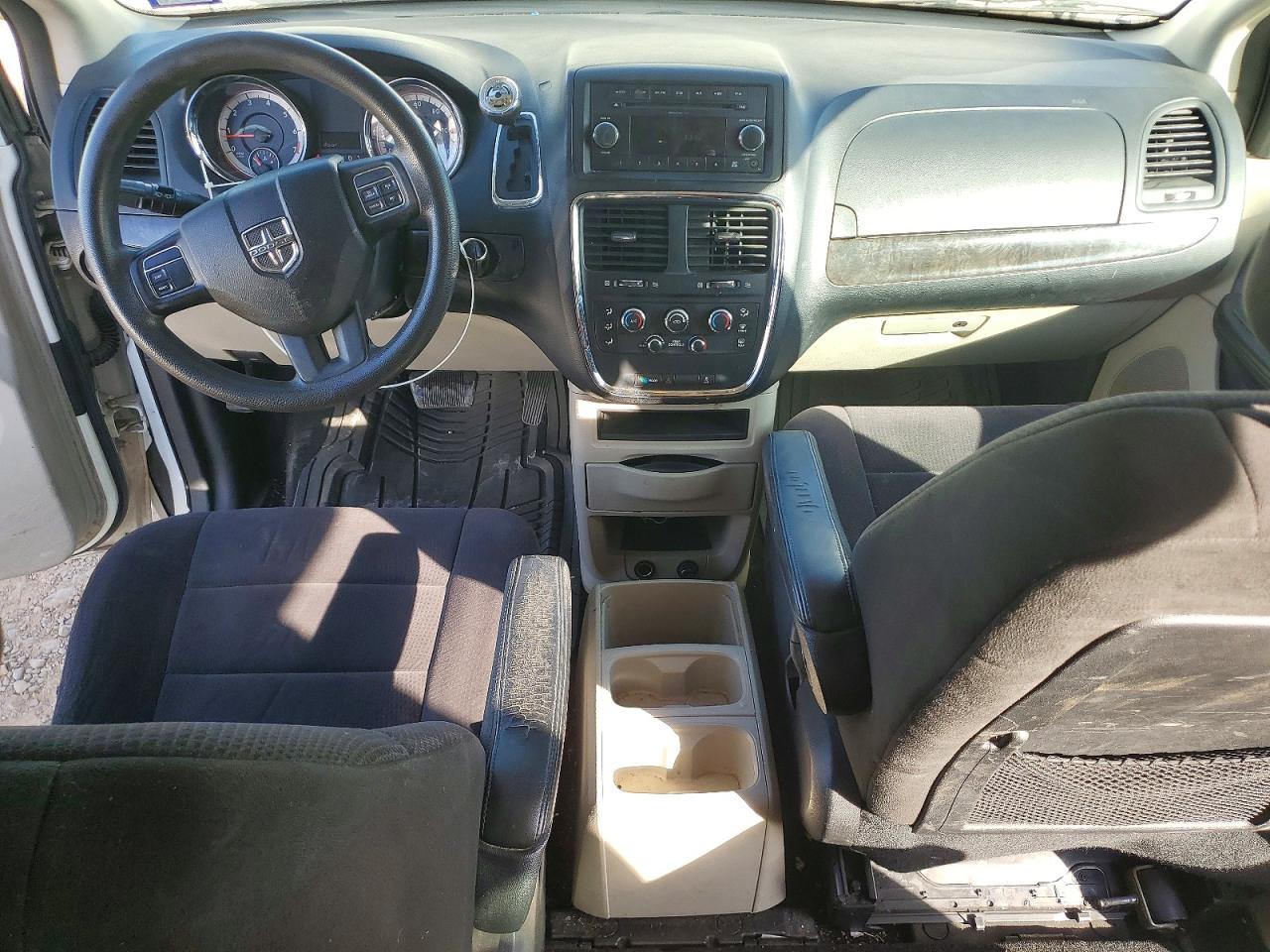 2011 DODGE GRAND CARAVAN EXPRESS photo 8