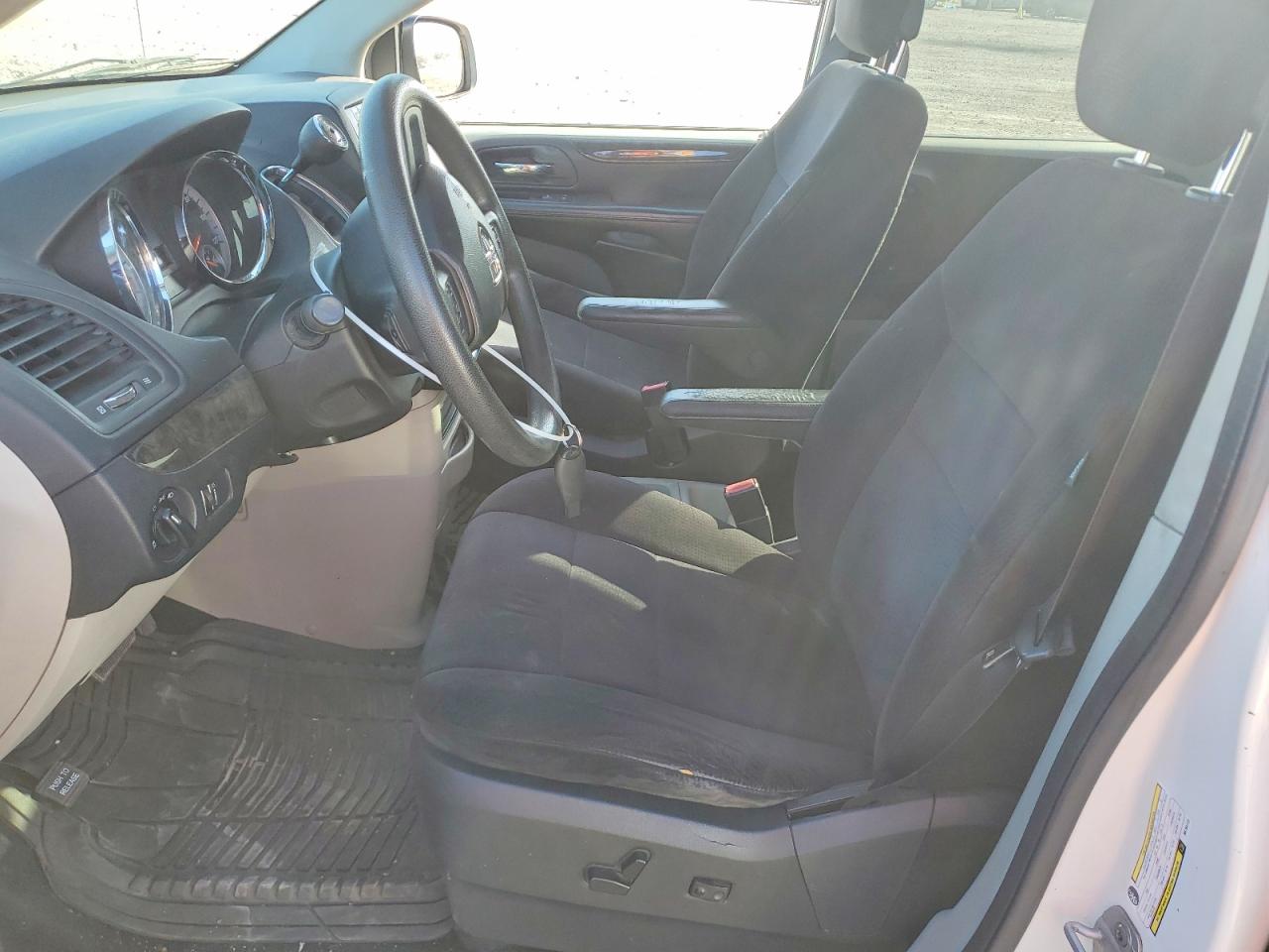 2011 DODGE GRAND CARAVAN EXPRESS photo 7