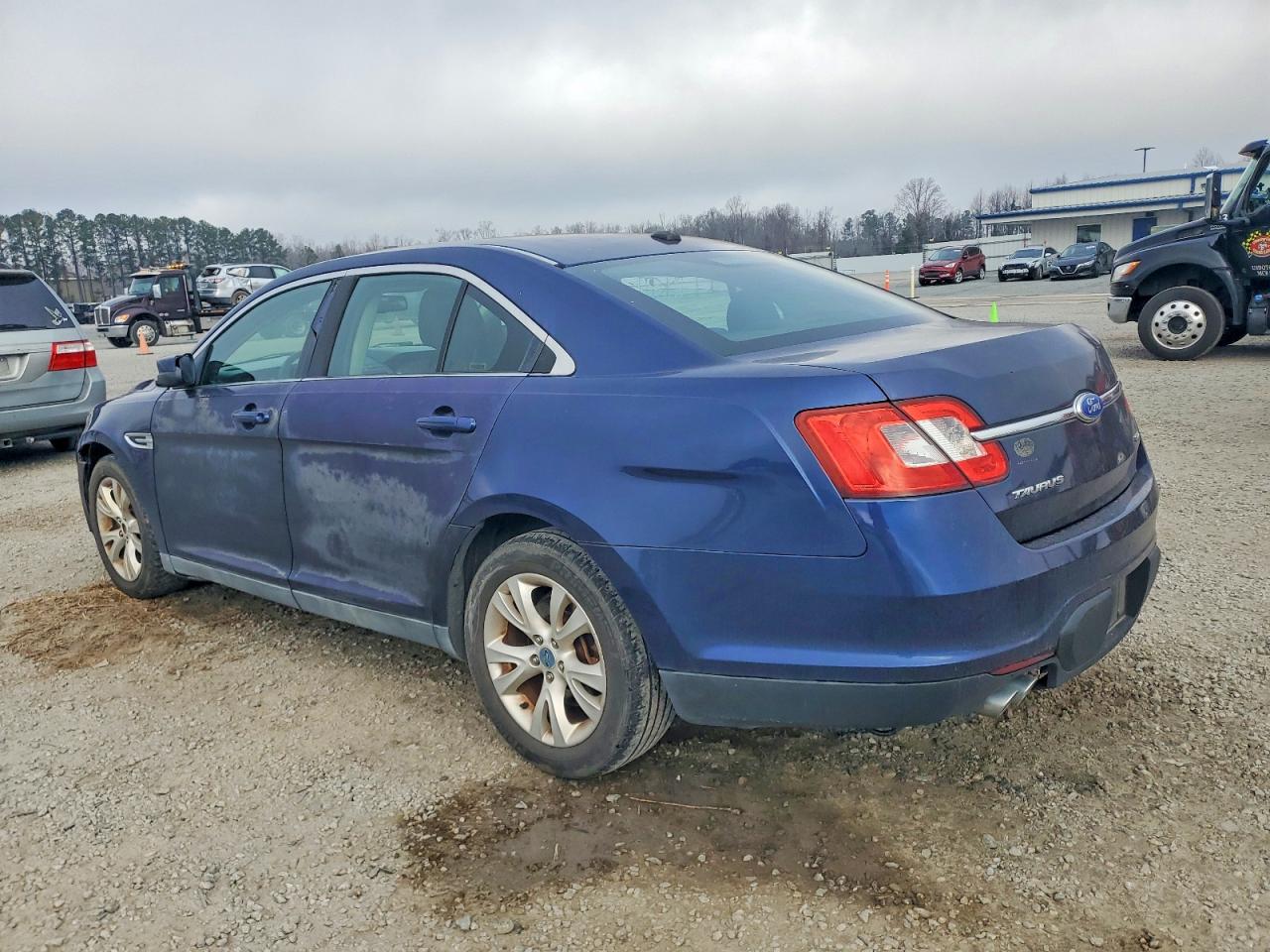 2011 FORD TAURUS SEL photo 3
