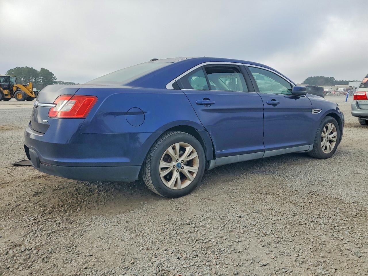 2011 FORD TAURUS SEL photo 5