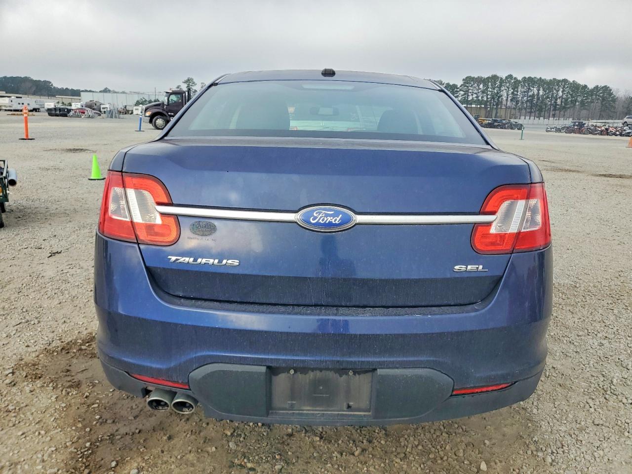 2011 FORD TAURUS SEL photo 11