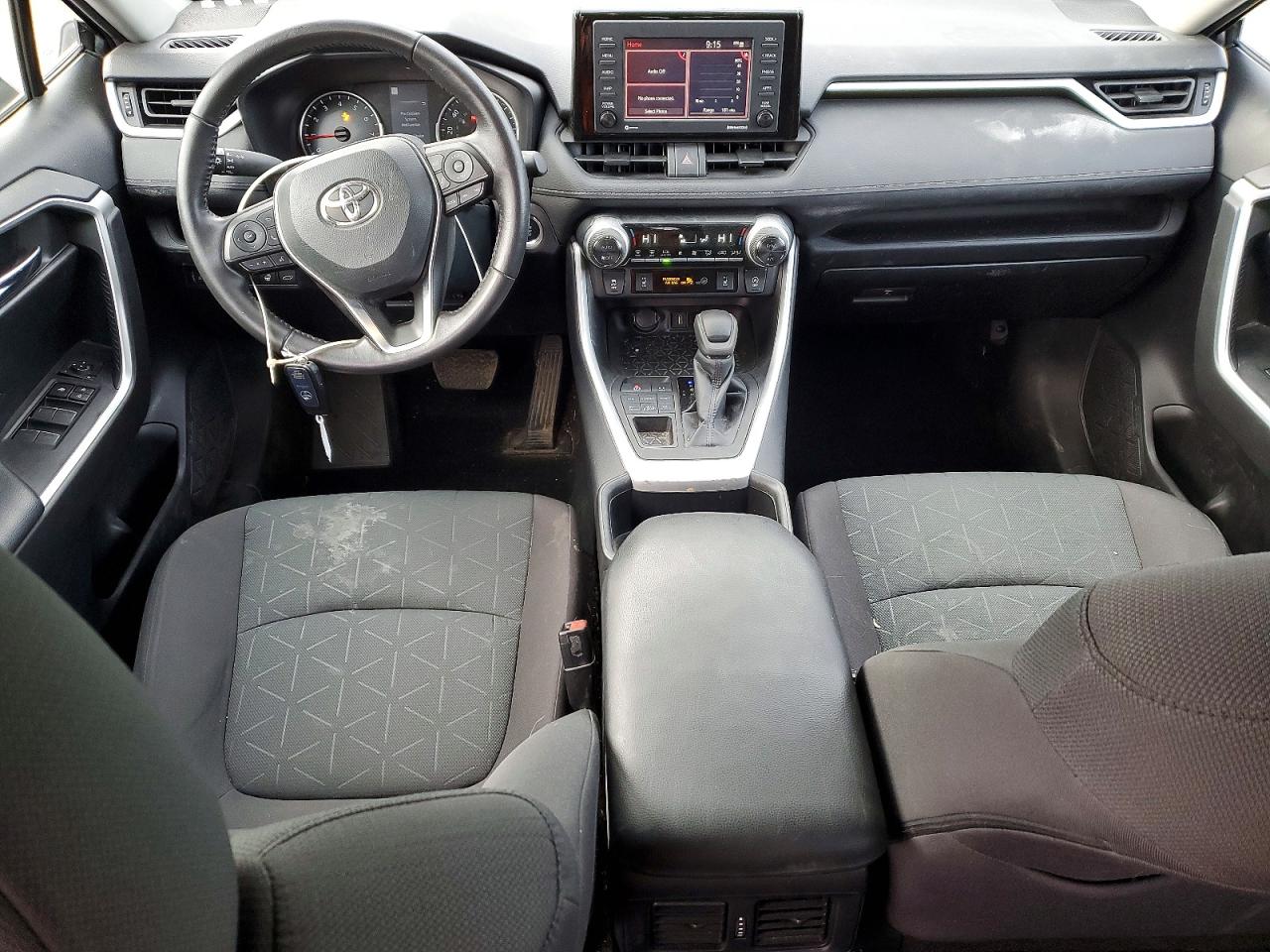 2022 TOYOTA RAV4 XLE photo 8