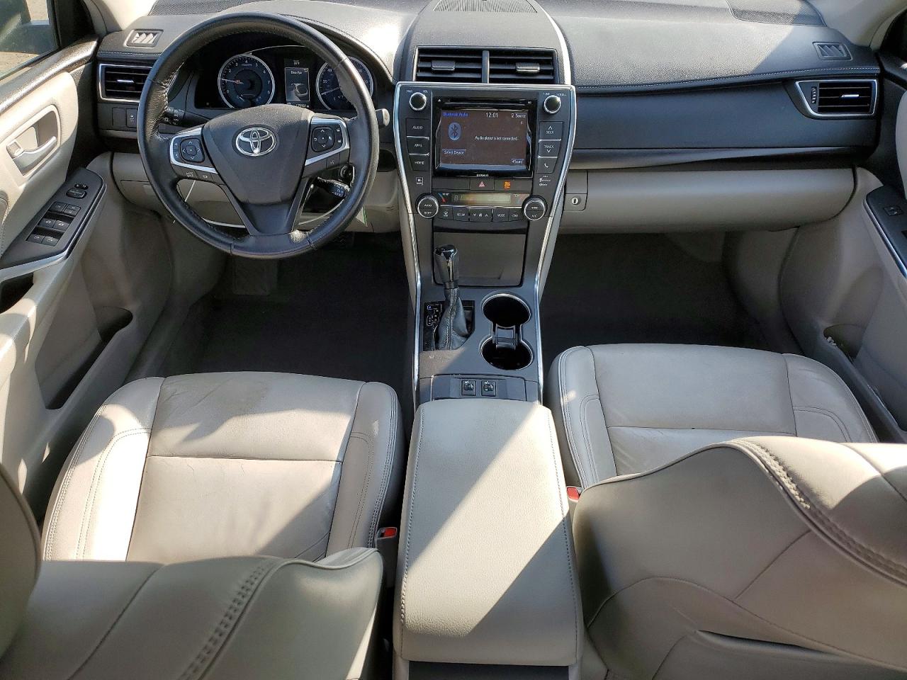 2017 TOYOTA CAMRY LE photo 8