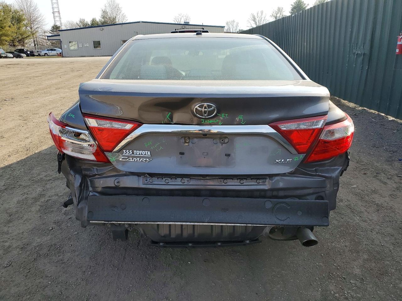 2017 TOYOTA CAMRY LE photo 6